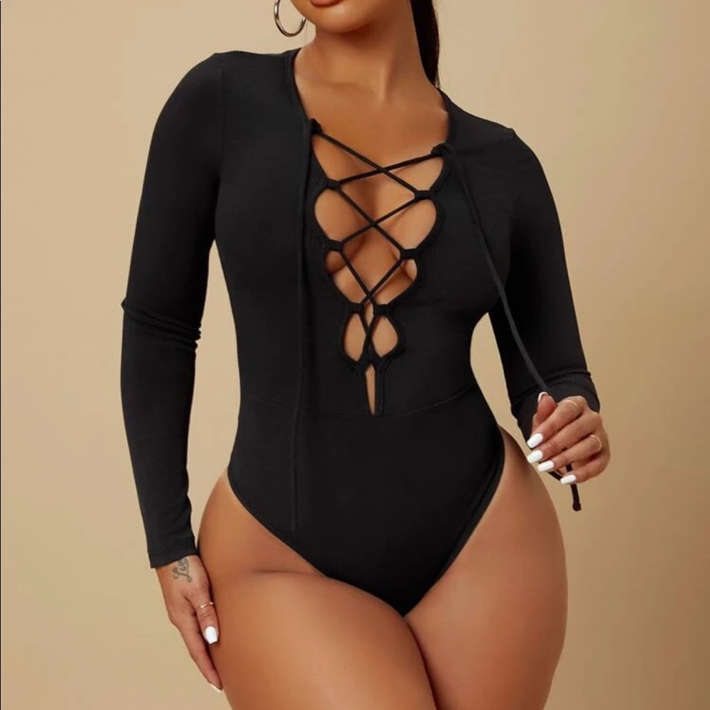**SOLD** Black Fashion Nova Bodysuit